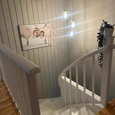 Δωμάτια σε οικογενειακή κατοικία Cozy Place In Lutvann With Balcony *